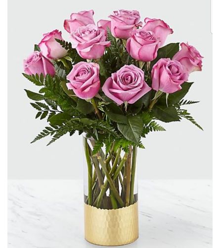 PURE BEAUTY LAVENDER ROSE BOUQUET - Deluxe. An arrangement by Avenue Flowers and Gifts.
