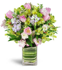 Country Fair Bouquet™. An arrangement by Avenue Flowers and Gifts.