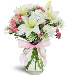 Little Sweetheart. An arrangement by Avenue Flowers and Gifts.