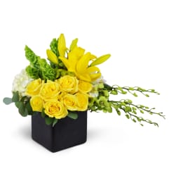 Sensational Smiles™. An arrangement by Avenue Flowers and Gifts.