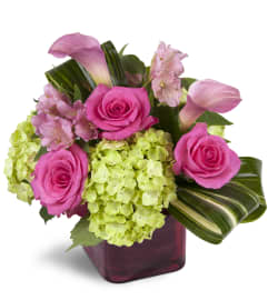 Peek of Chic™. An arrangement by Avenue Flowers and Gifts.