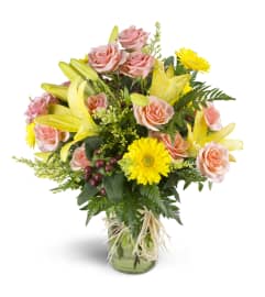 Sweet and Sunny™. An arrangement by Avenue Flowers and Gifts.