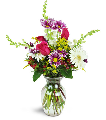 Sunshine Daisy Rose Bouquet™. An arrangement by Avenue Flowers and Gifts.