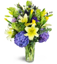 Elegant Wishes™. An arrangement by Avenue Flowers and Gifts.